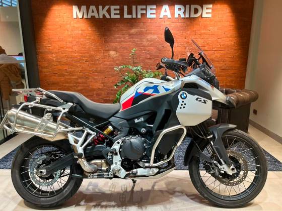 BMW F 900 GS BMW F 900 GS